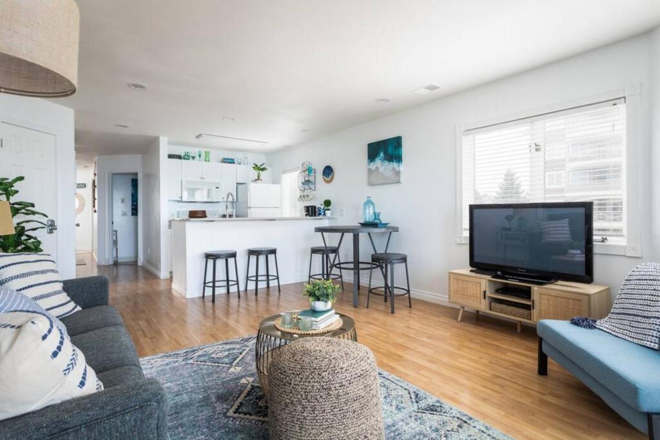 New Listing Beach Bliss 211! Stunning Bay View Травърс Сити Екстериор снимка